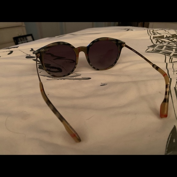 BURBERRY Women’s Sunglasses - Picture 10 of 15